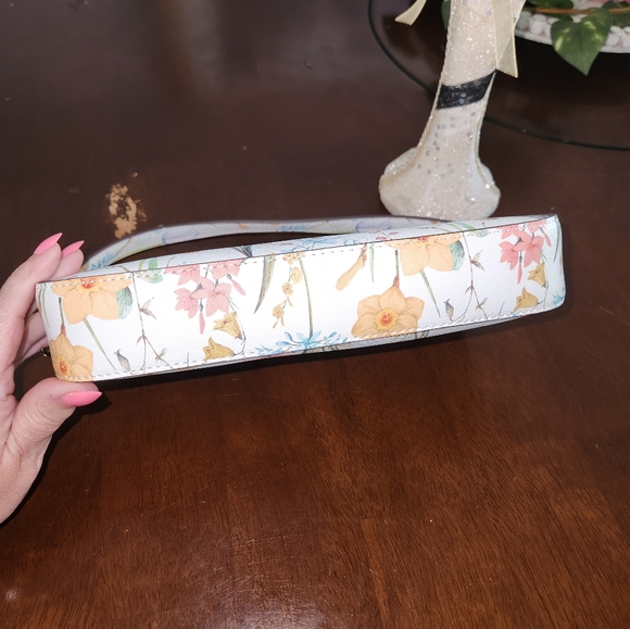 Nanette Lepore Spring Floral  shoulder bag - Picture 2 of 6